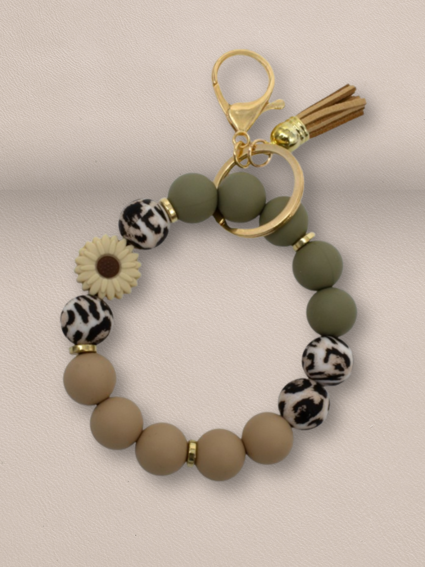 Beaded Daisy Flower Bracelet Keychain